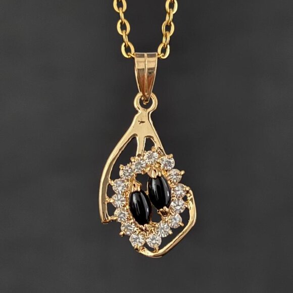 Vintage ONYX Pendant Necklace, Dolphin Ore 18K Gold Electroplate - Picture 3 of 5